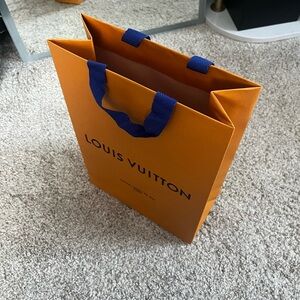 LOUIS VUITTON Paper Shopping bag •🔶